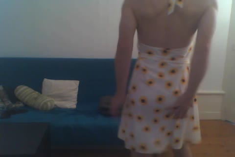 The Cutest Flower costume For A Summer Crossdresser Pt.1