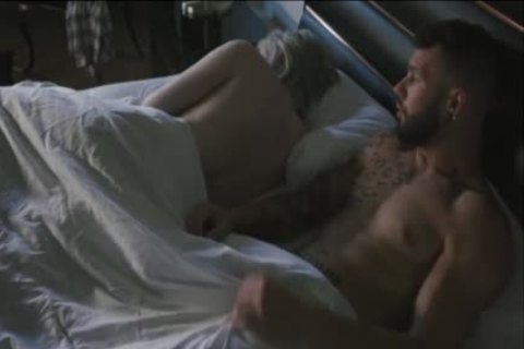 sexy dude Wokes Up In The Morning And bang tranny Ella Hollywood